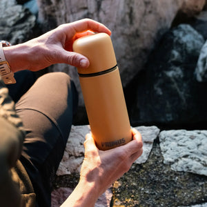 Classic Light Vacuum Bottle STONE GOLD / 0.5 L - Primus