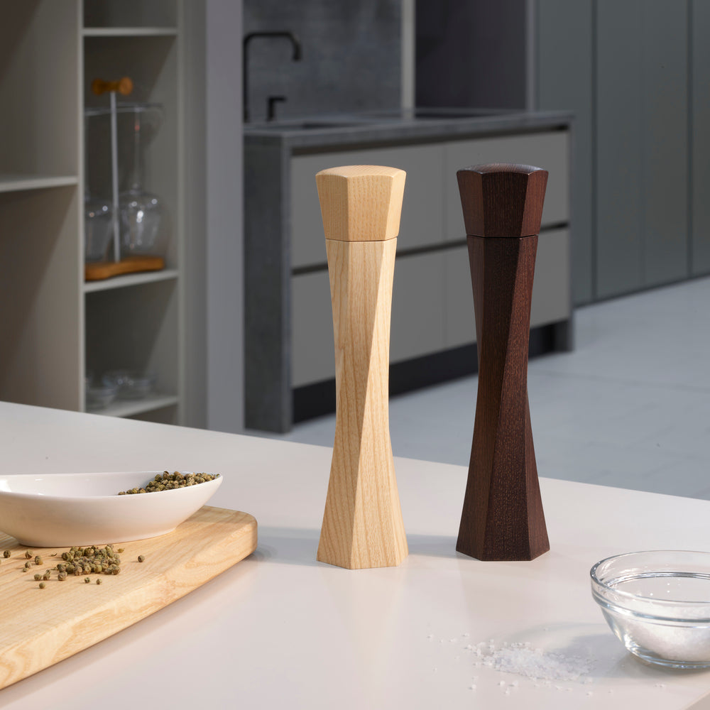 TWIST Salz- und Pfeffermühle mit Keramikmahlwerk, klein, dunkle Esche - Legnoart